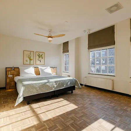 Bleecker By Bhc 3*