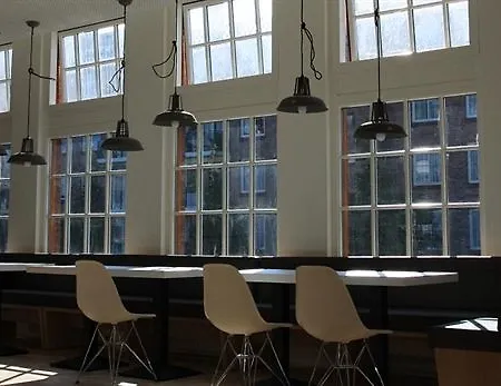 Отель Bleecker 3*