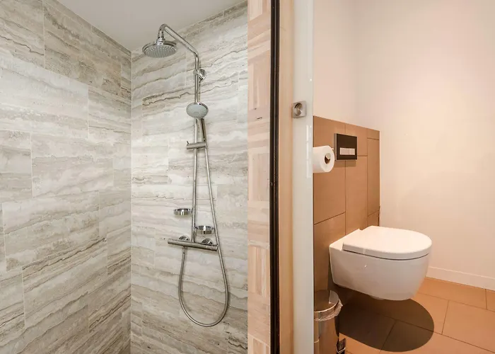 Bleecker By Bhc בלומינדייל